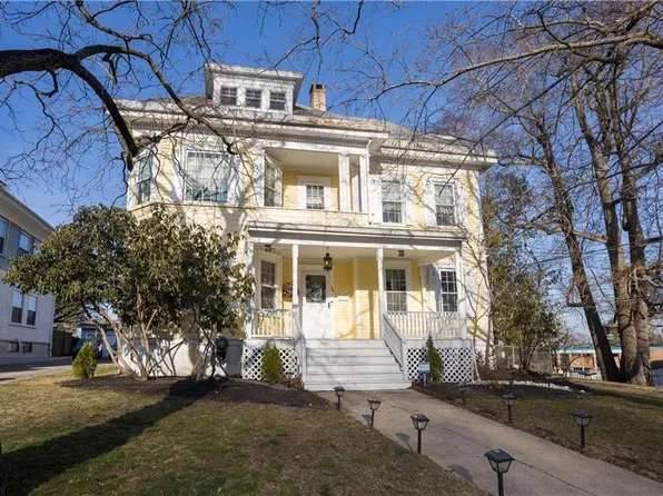 70 Woodland Rd, Woonsocket, RI 02895