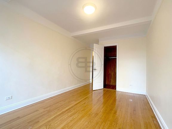 5th image of 25 E 10th St APT 8F