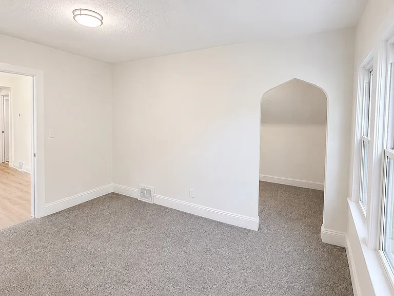 2002 Valentine Ave #2 — Photo 19