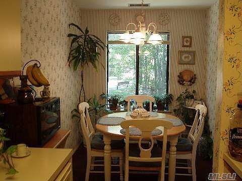 3rd image of 831 Woodland Ct