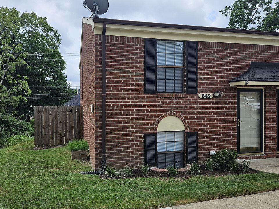 1st image of 842 Spring Meadows Dr
