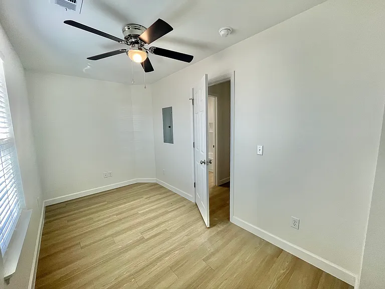 508 S Park St #C — Photo 8