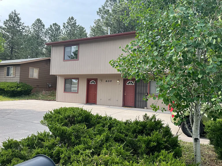 600 E Zuni Dr #1 — Photo 1