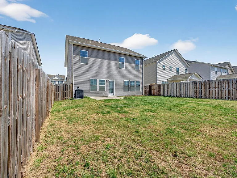 255 Mansell — Photo 35