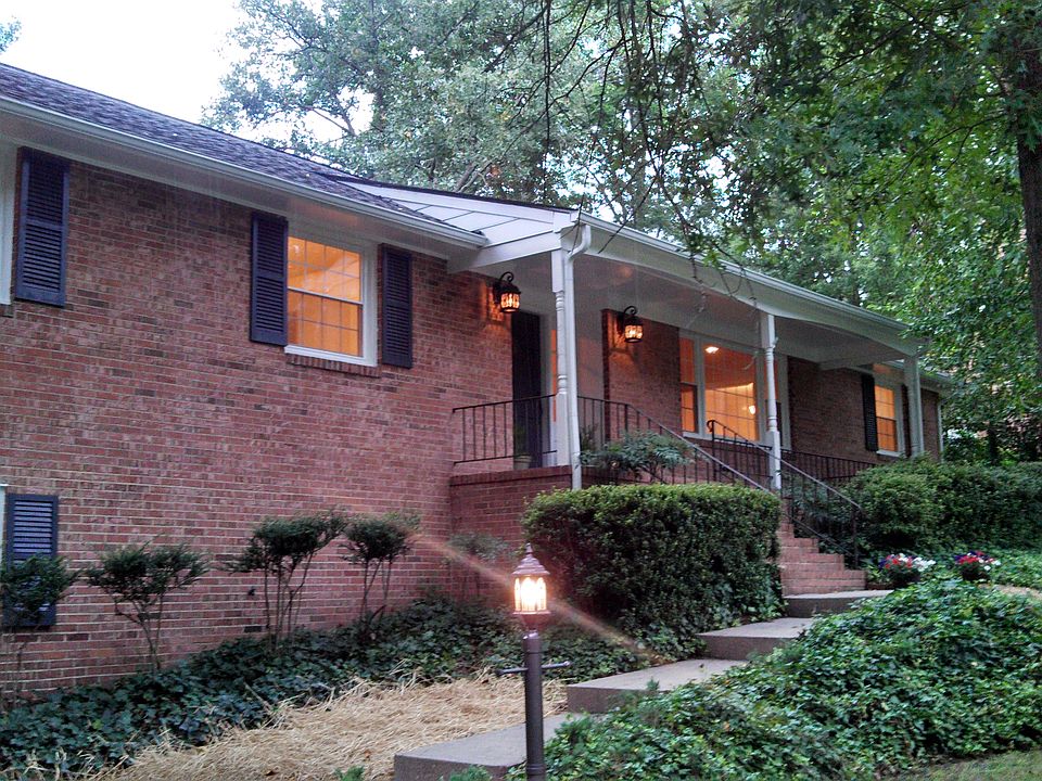 Over 2300 sq ft of living space.  Great curb appeal.  New roof and windows!