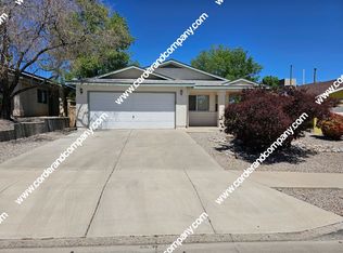 551 Santa Fe Meadows Dr NE, Rio Rancho, NM 87144