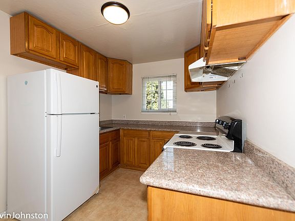 2nd image of 635 S 11th St Unit 12