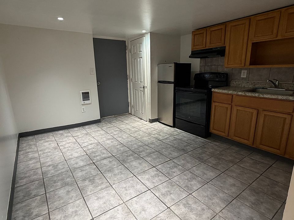 1st image of 2903 N Hancock St #B
