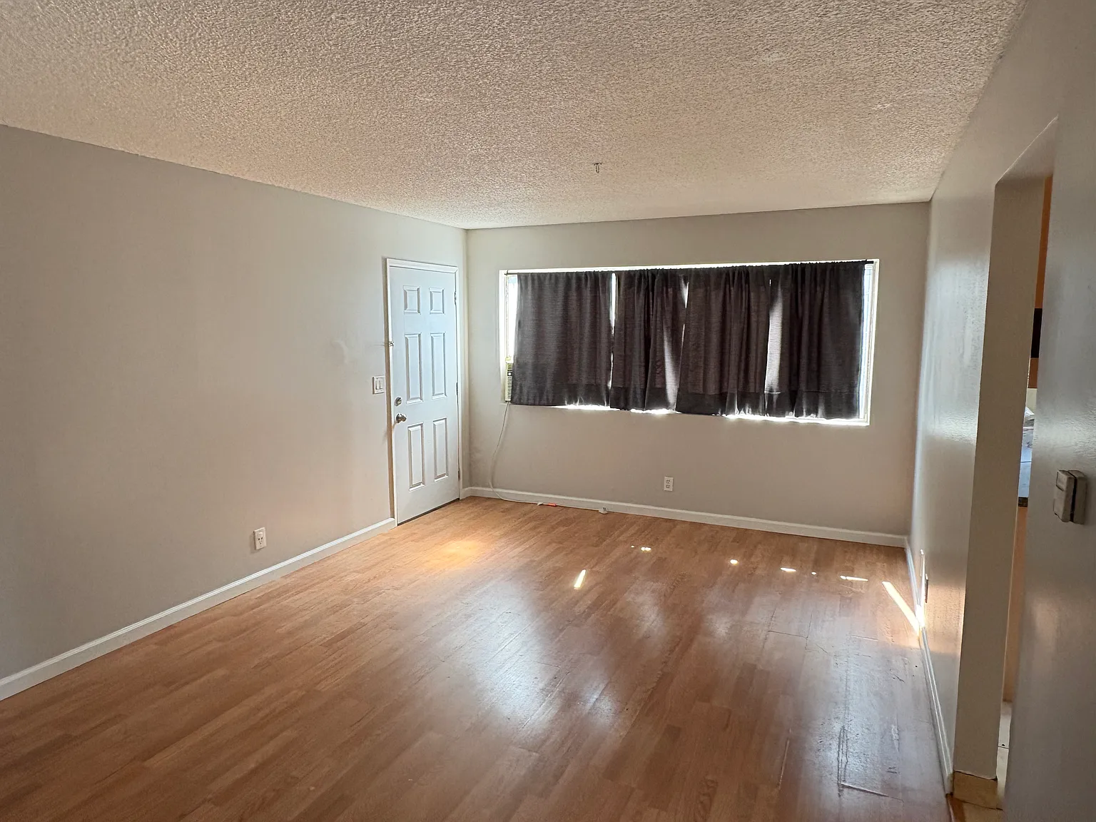 276 W Claremont St — Photo 3
