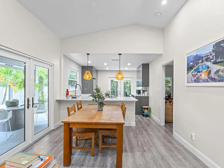 2474 Bedford Mews Dr — Photo 9