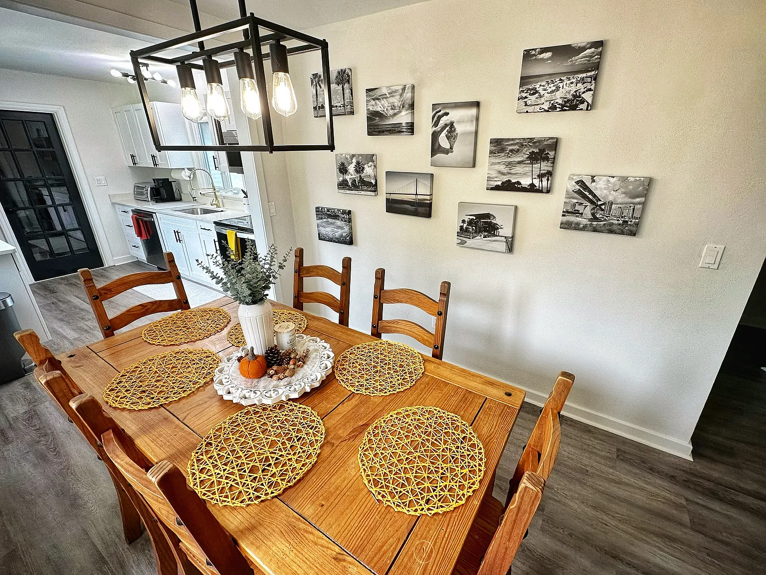 2 bed, 912 sqft, $2,700 — Photo 4