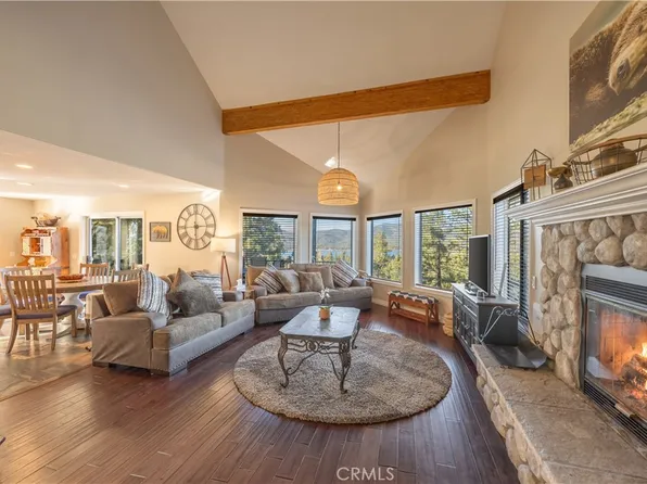 852 Cameron Dr, Big Bear Lake, CA 92315