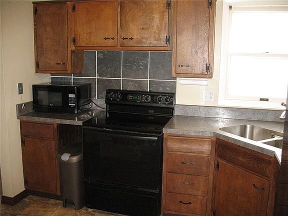 4th image of 2310 Wyoming Ave