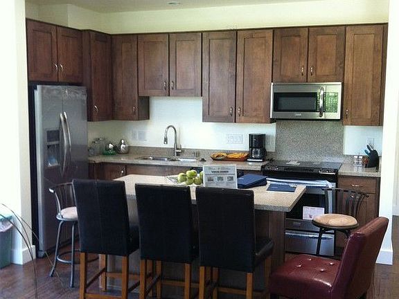 5th image of 1300 W 5th St #1001