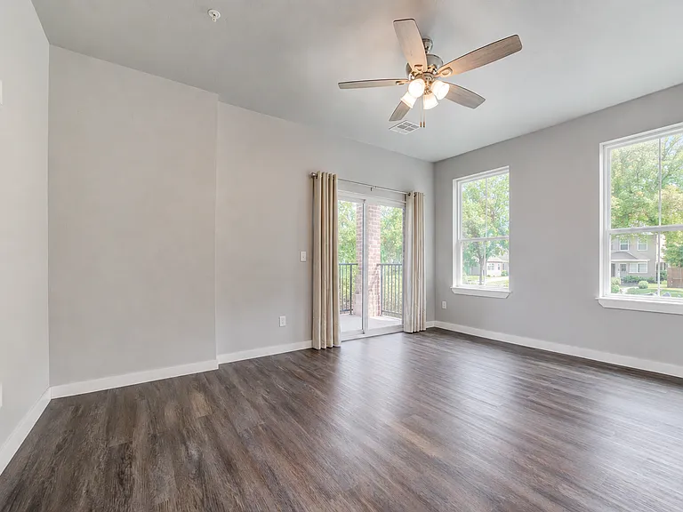 207 W Apache St — Photo 14