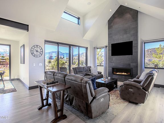 2nd image of 19 Aster Ct