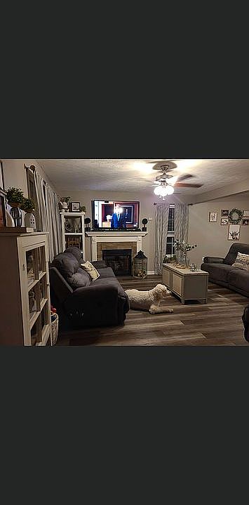 1st image of 711 Hidden Valley Dr