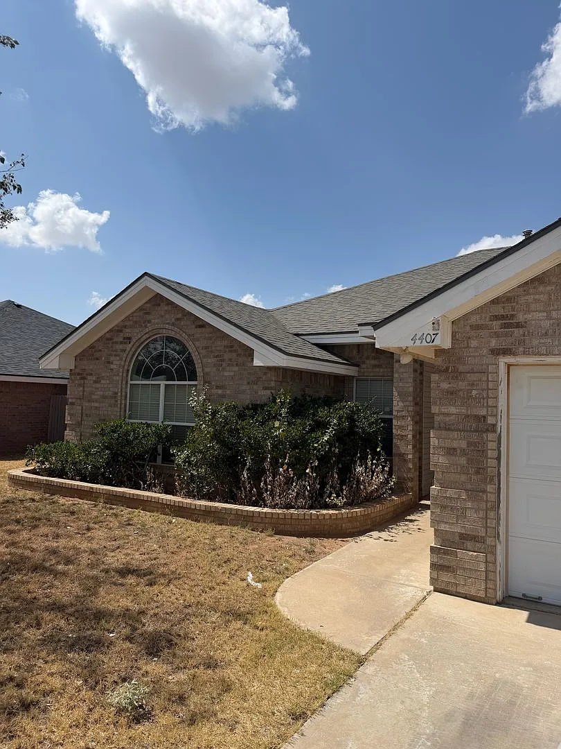 Beautiful 3 bedroom 2 full bath — Photo 1