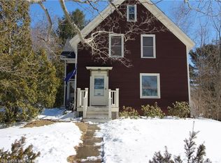 29 Knowlton St, Camden, ME 04843