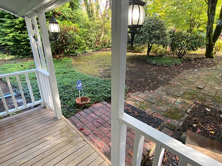 11533 19th Ave NE — Photo 3