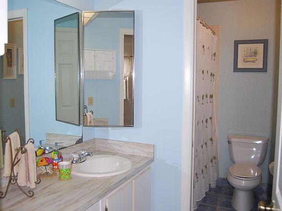 Bathroom Level 2