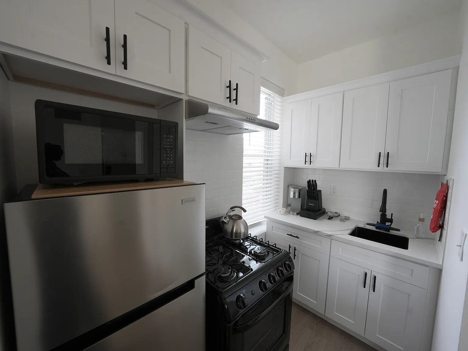 2712 Seymour Ave — Photo 3