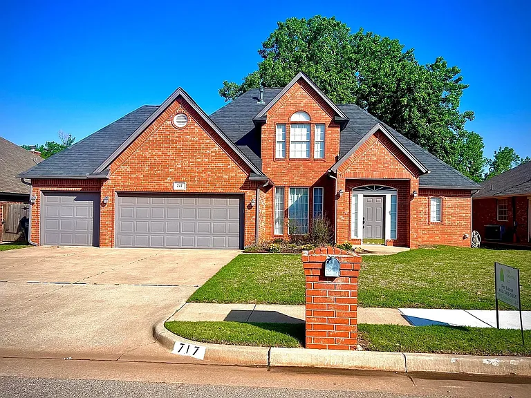 717 Colony Drive is a lovely 2 story house with bonus garage.