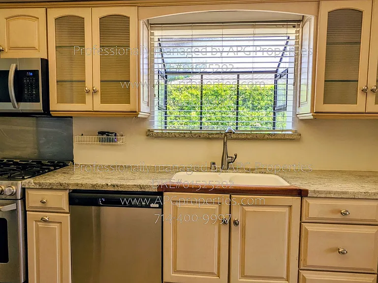 1022 N Baker St — Photo 15