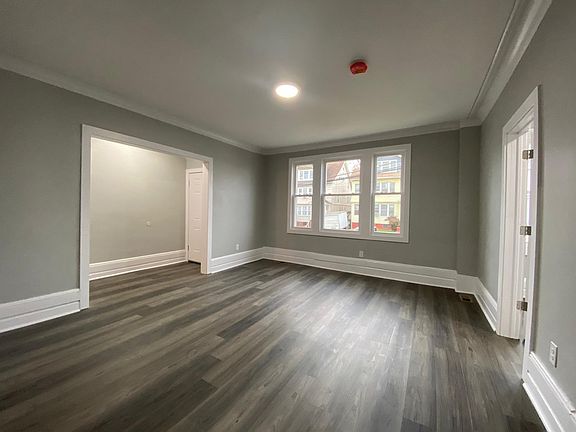 4th image of 305 Goldsmith Ave Floor 1