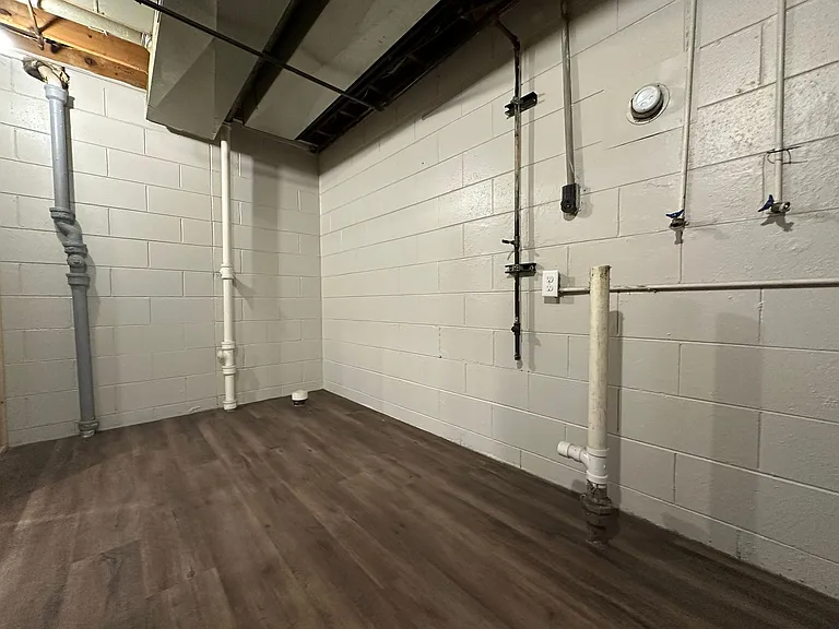 1513 Woods Ave — Photo 3