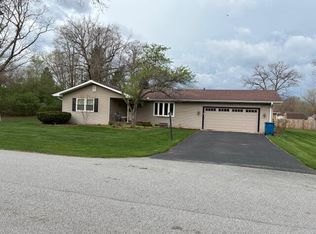 546 Gardenia St SE, Demotte, IN 46310