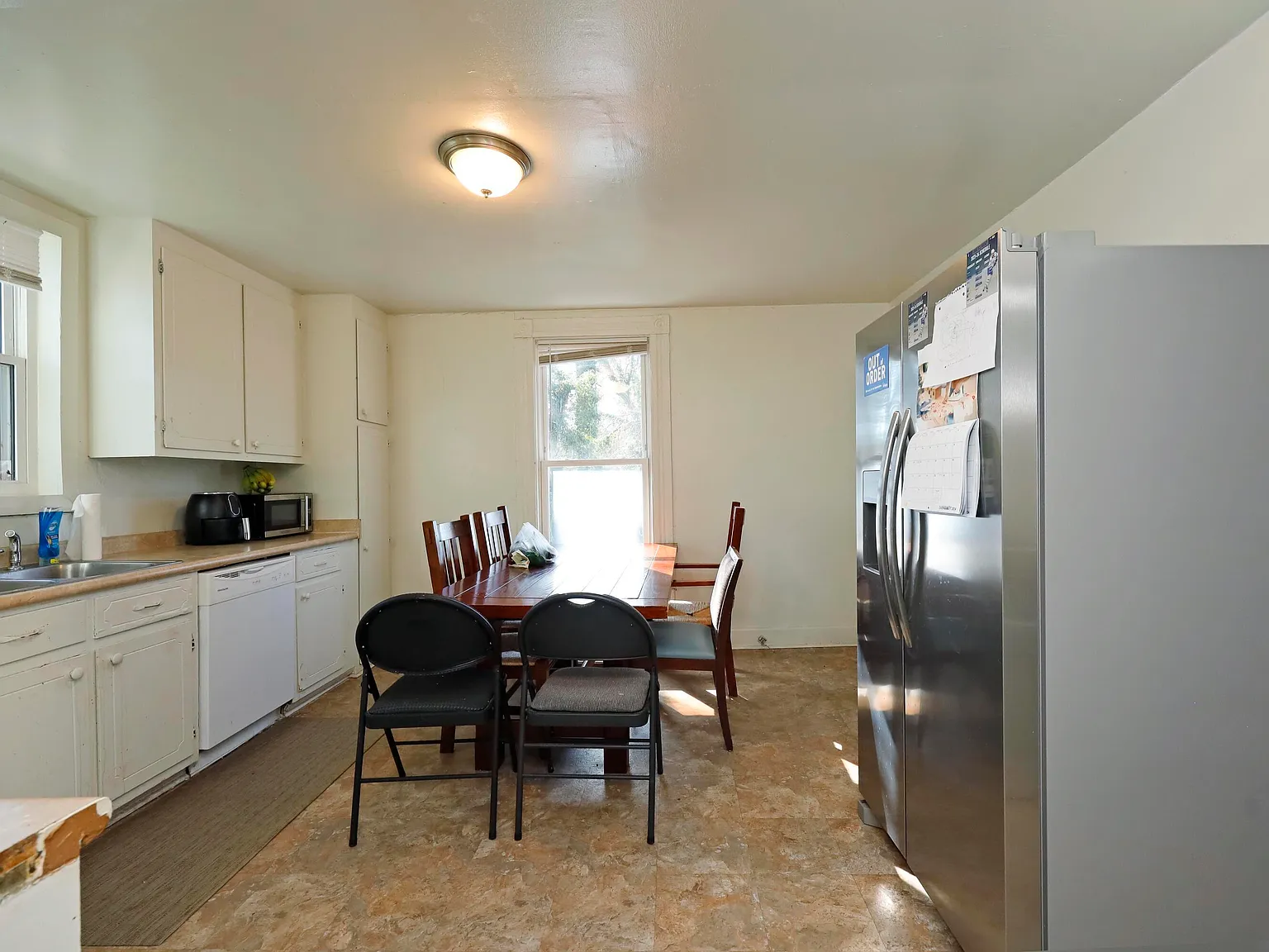 5 bed, 2.0 bath, 1800 sqft, $4,100 — Photo 3