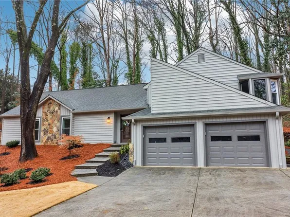 2163 Fox Hound Chase, Marietta, GA 30062