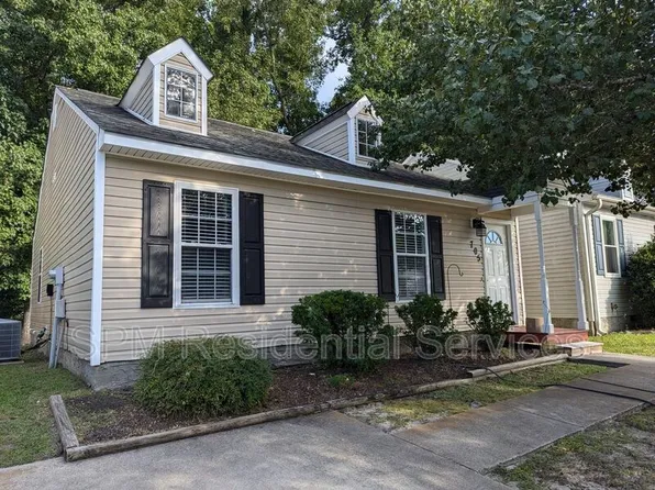 705 Varsity Dr, Wilmington, NC 28403