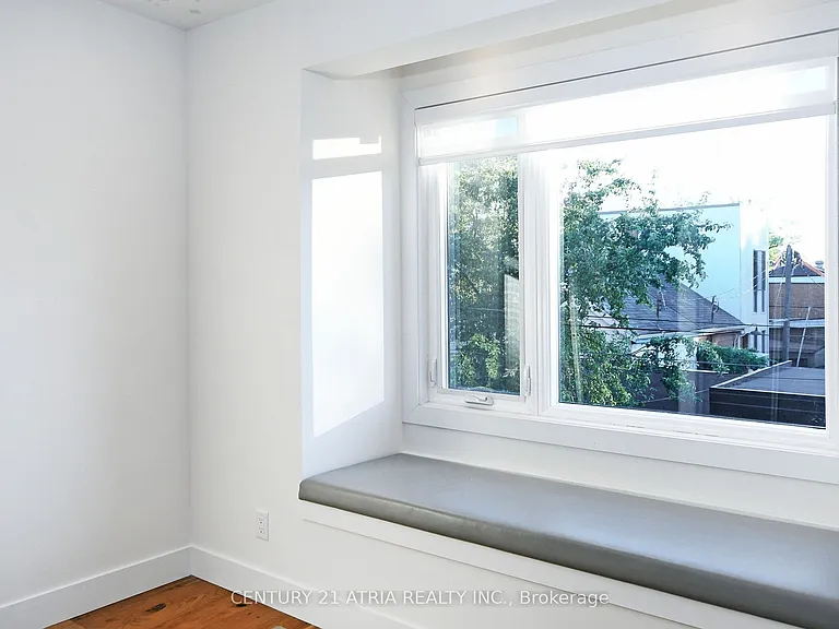 10 Palmerston Ave — Photo 37