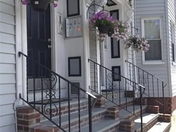 26 Boston St APT 4, South Boston, MA 02127
