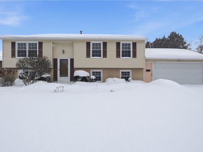 95 Spring Tree Ln, Rochester, NY, 14612