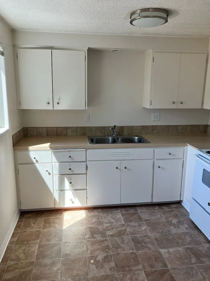 Centrally Located Fort Vancouver Location — Photo 4