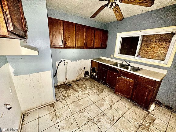 5th image of 355 Rosemont Ave