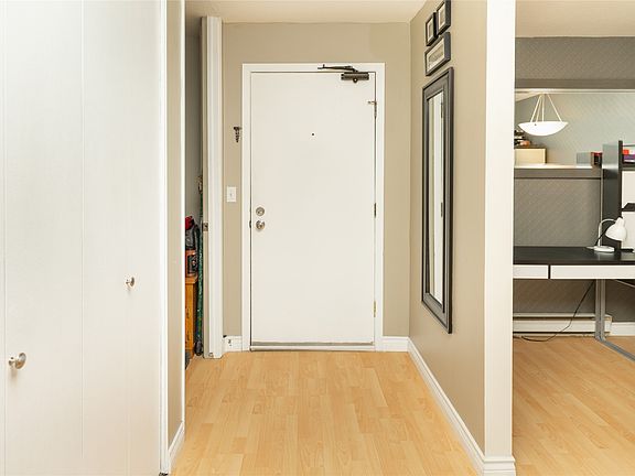 3rd image of 1640 Ufton Ct Unit 302