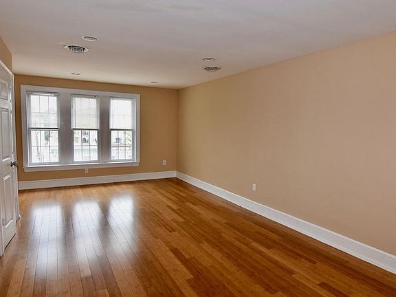 2nd image of 4531 Sansom St #C