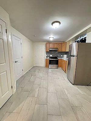 1st image of 318 Poultney St #1