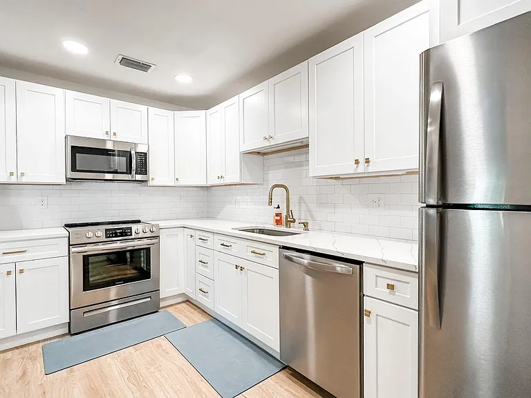 401 E Amelia Ave — Photo 15