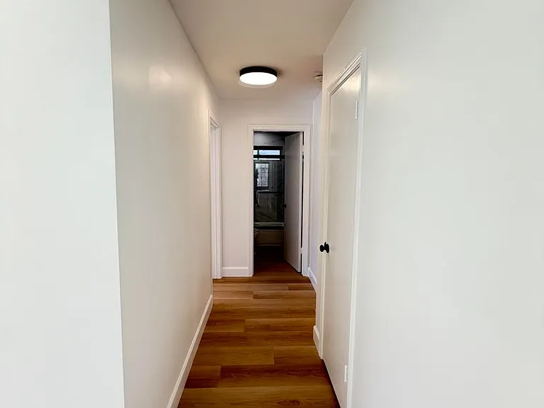 9887 Broadmoor Dr — Photo 15