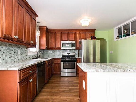 3rd image of 54 Atlantic Blvd