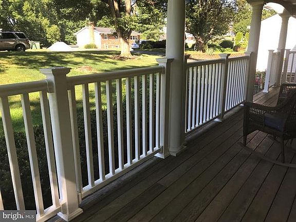 2nd image of 1800 Creston Dr