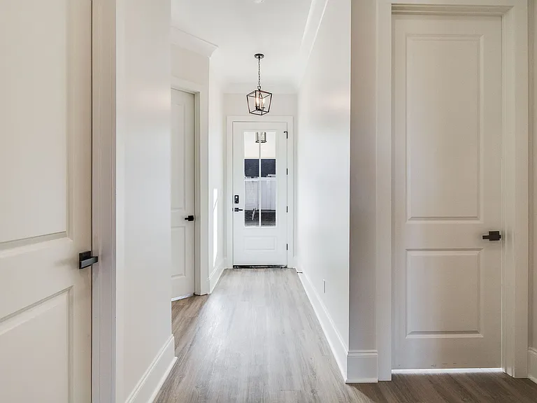 102 Perth Pl — Photo 69
