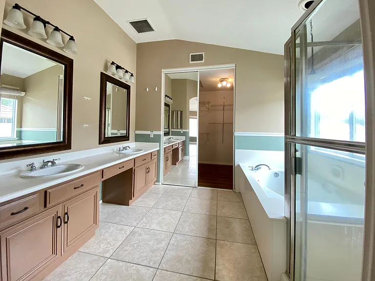 1758 Vista Del Norte — Photo 13