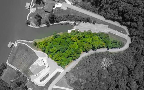 2nd image of 245 Vineyard Cove Dr