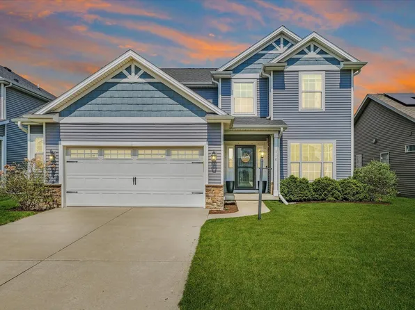 110 Sunflower St, Savoy, IL 61874